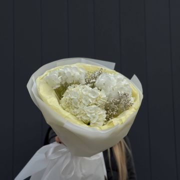 Букет из 3х гортензий с гипсофилой