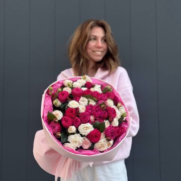 Букет из 51 кустовой розы Микс (40см)