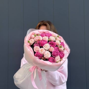 Букет из 25 кустовых роз (40см)