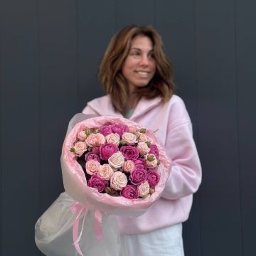 Букет из 25 кустовых роз (40см)