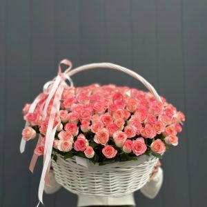 Композиция из 151 розы "Джумилия" в корзине