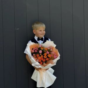 Букет из 15 кустовых роз Микс (40см)