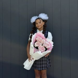 Букет из 5 нежных французских роз